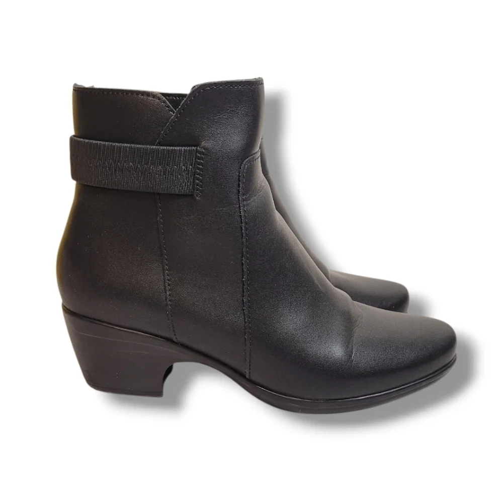 Clarks Emily Holly Black Leather Ankle Boots Women's Size 8 Side Zip Classic
